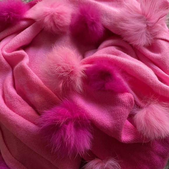 ✨Pink Pompom Scarf✨ - Picture 11 of 11